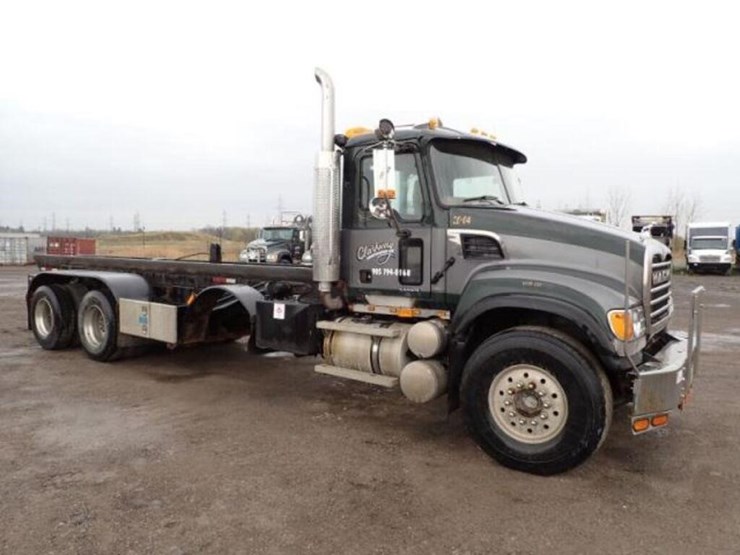 2004-mack-cv713-granite-t/a-rolloff-truck-1m2ag10c-image-3