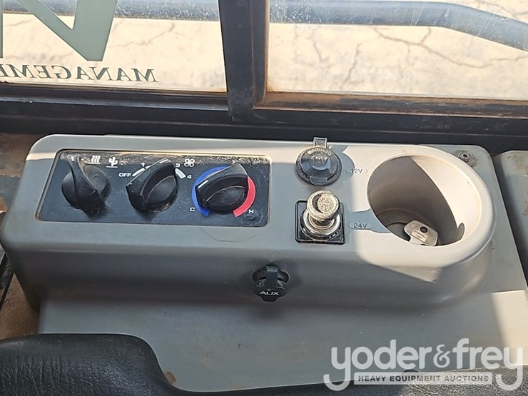 2020-komatsu-d39pxi-24-image-33