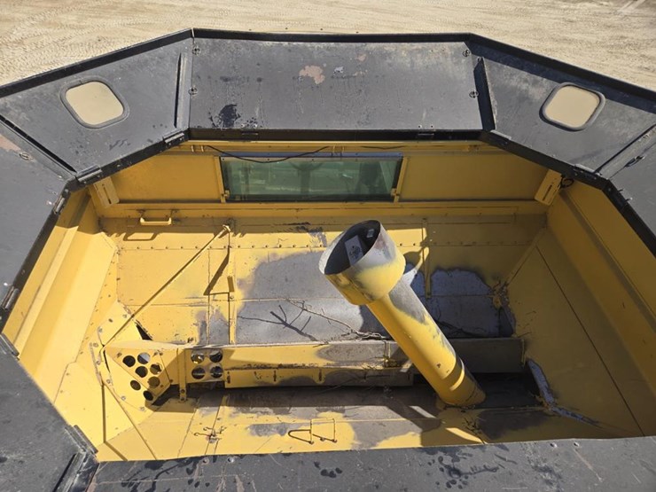 new-holland-tr97-image-19