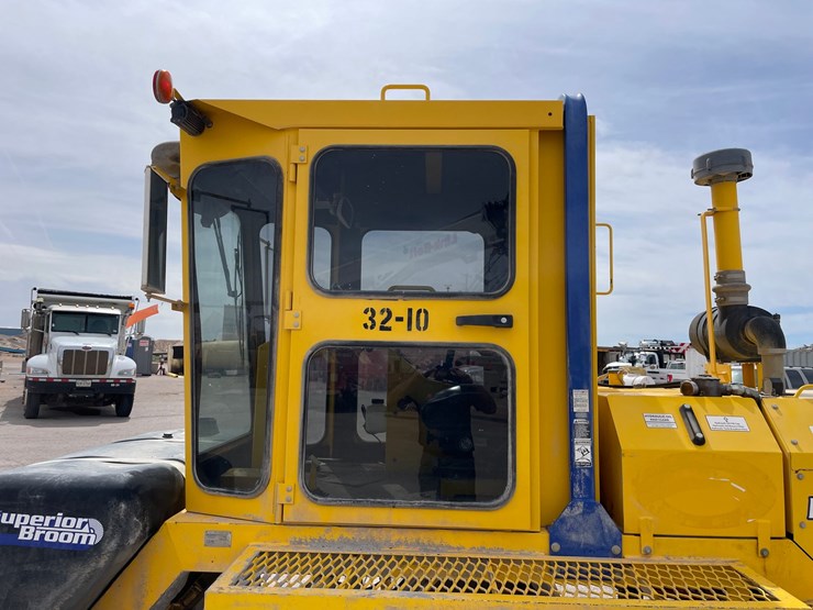 2017-superior-broom-dt80k-image-18