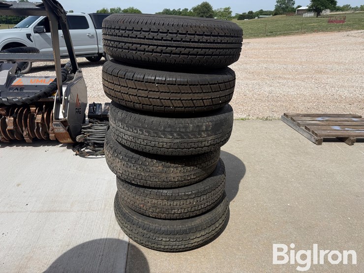 16”-mounted-trailer-tires-image-3