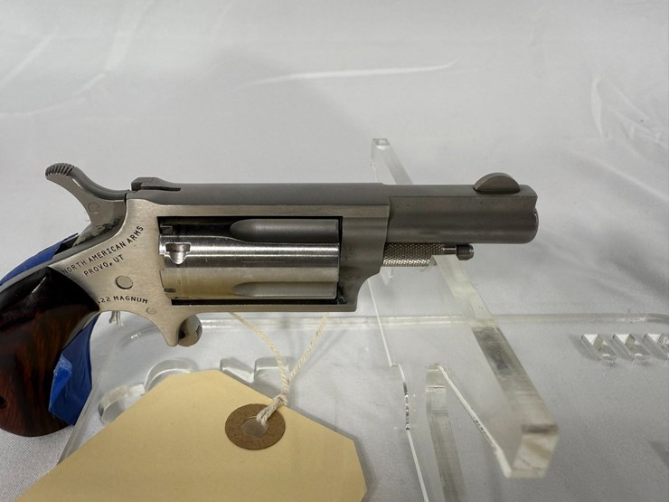 #77-•-north-american-arms-22-magnum-revolver-e319563-image-23