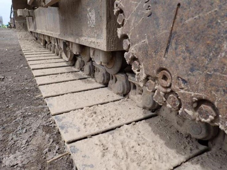 2022-komatsu-pc210-lc-11-image-46