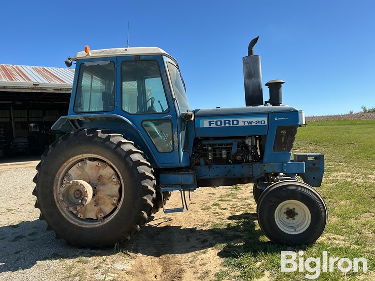 ford-tractor-image-4