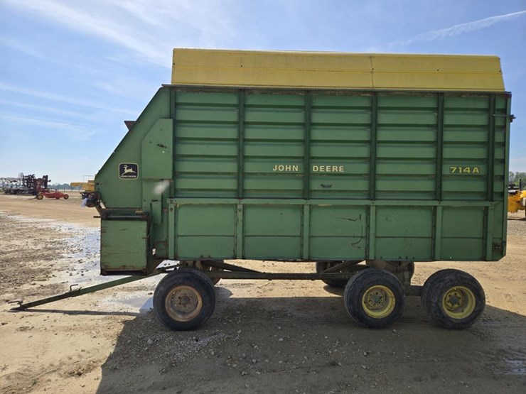 john-deere-714a-image-2