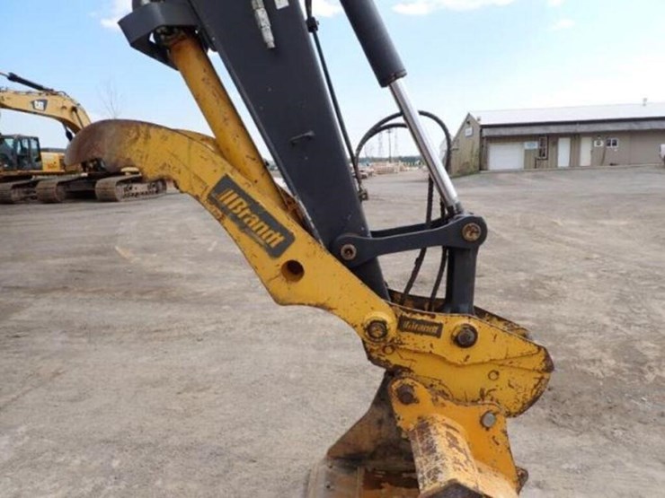 2022-deere-75g-image-32