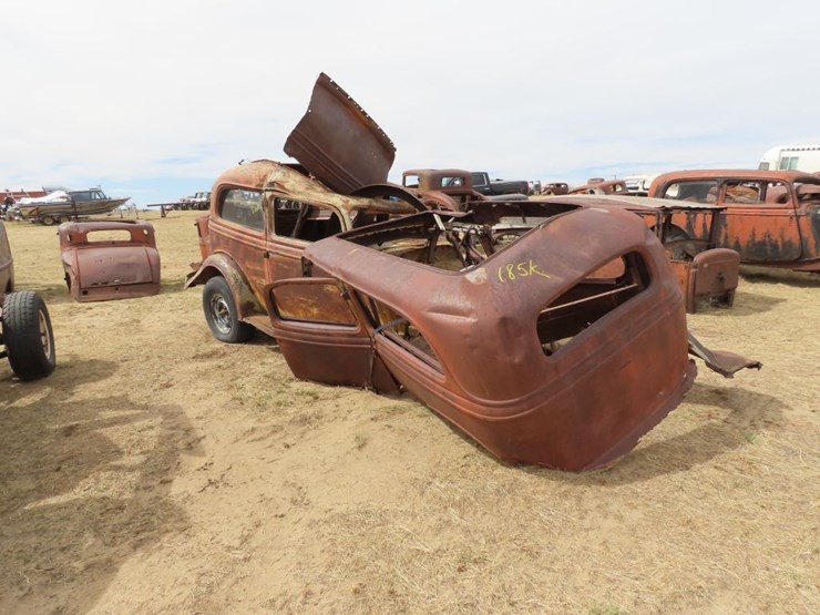1934-ford-sedans-for-project-or-parts-image-1