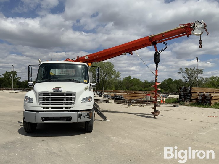 2014-freightliner-m2-106-image-2