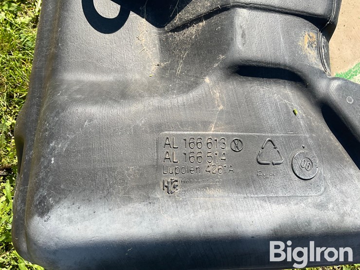john-deere-tractor-hood-&-fuel-tank-image-9