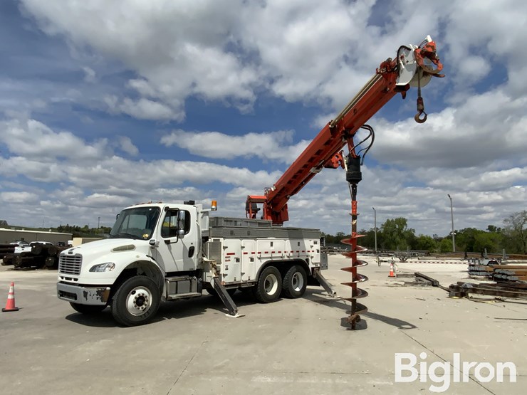 2014-freightliner-m2-106-image-1