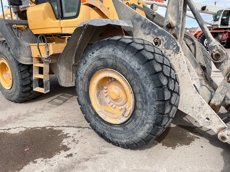 2014-volvo-l120h-image-56