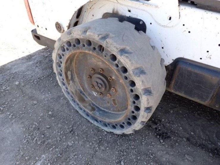 2018-bobcat-s650-image-30