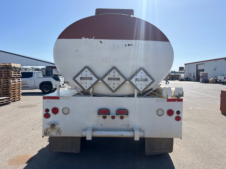2014-peterbilt-337-image-10