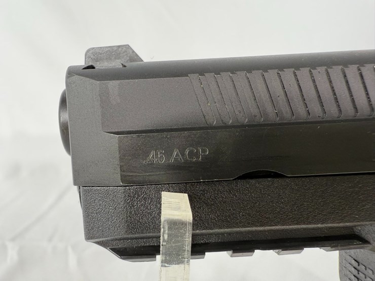 #16-•-fnh-fwp-45-45acp-pistol-61dmp10518-image-16
