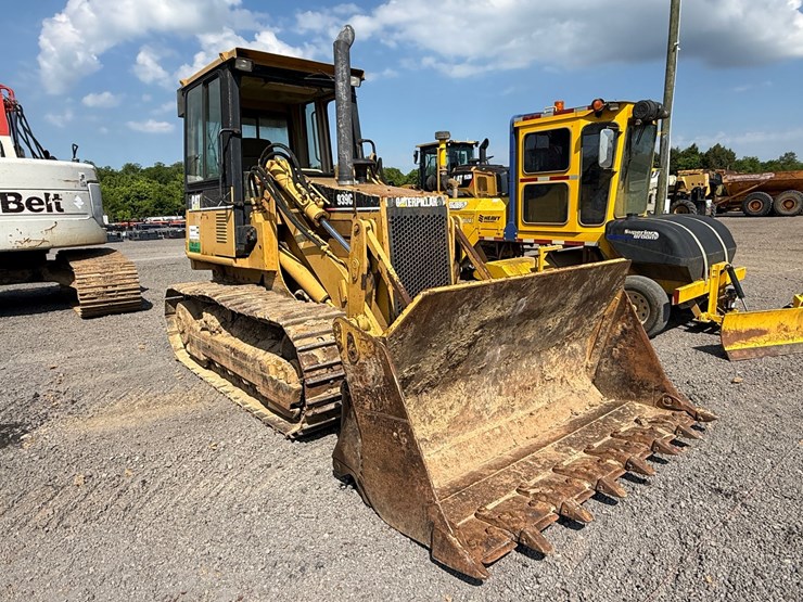 caterpillar-939c-image-1