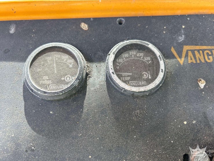 vanguard-v215-ph-4wd-articulating-heavy-haul-agricultural-tractor-image-16