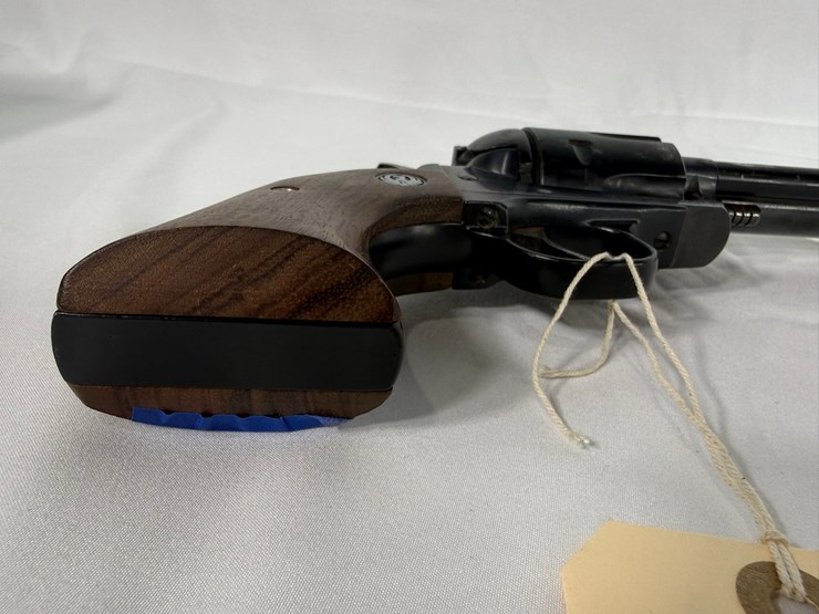 #82-•-ruger-blackhawk-45-revolver-48-05776-image-15