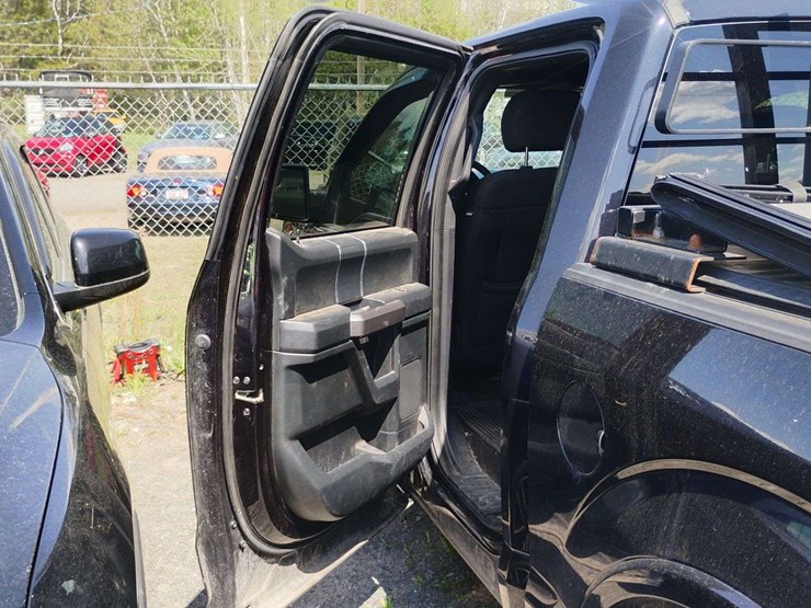 2020-ford-f150-image-16