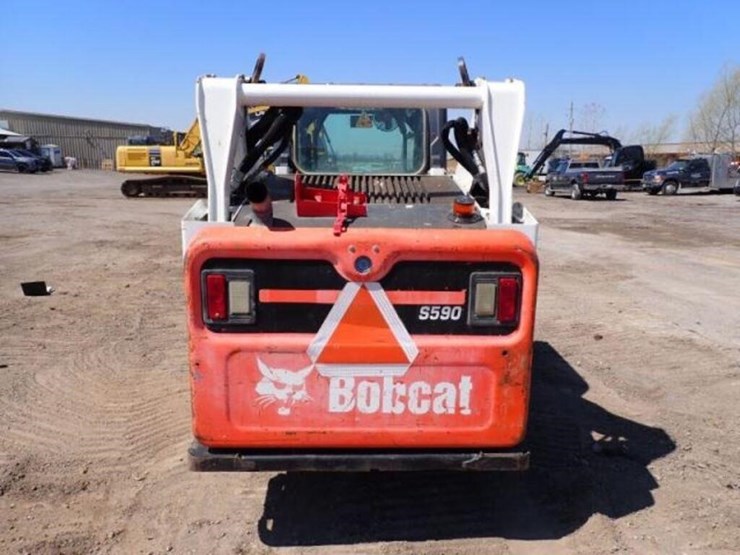 2014-bobcat-s590-image-6