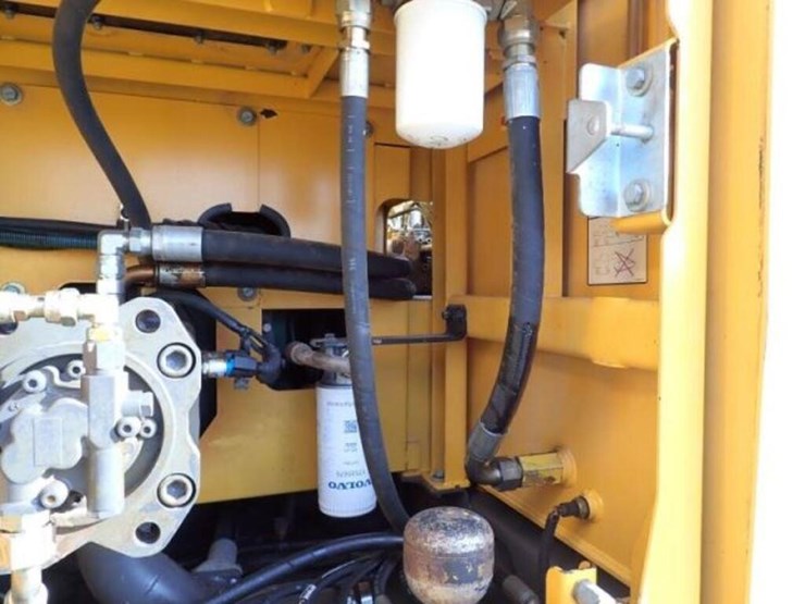 2015-volvo-ec250el-image-59