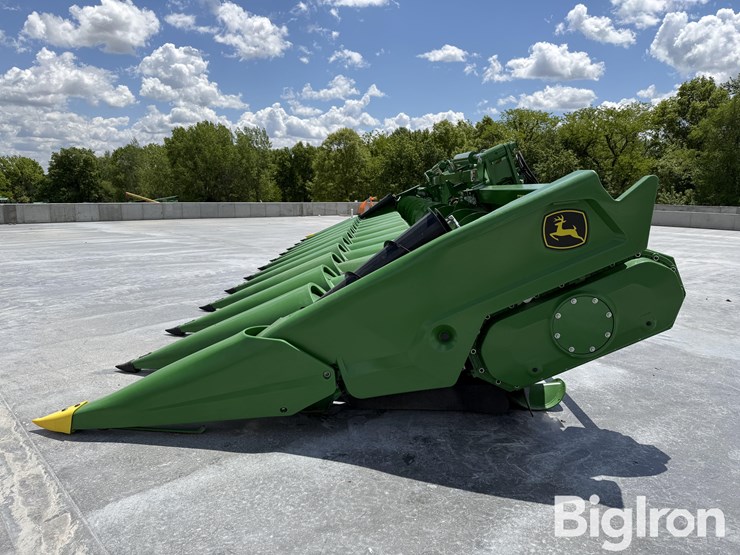 2023-john-deere-c12f-image-8
