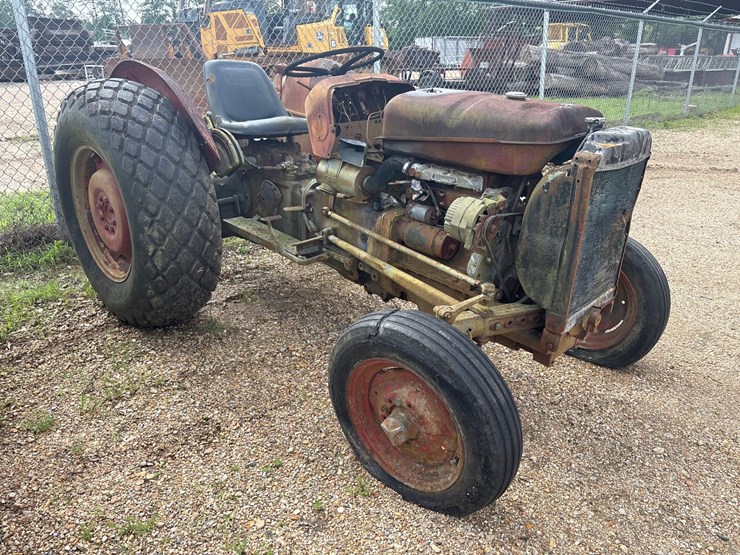 massey-ferguson-mf135-image-2