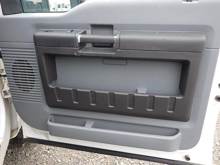 2011-ford-f350-image-24