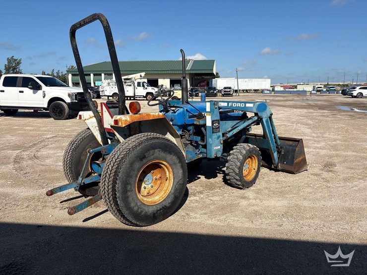 ford-tractor-image-3