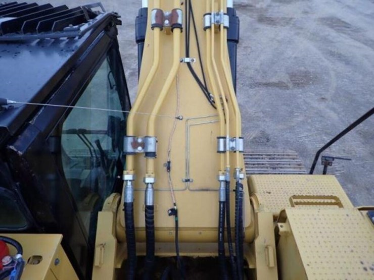 2015-caterpillar-349fl-image-66