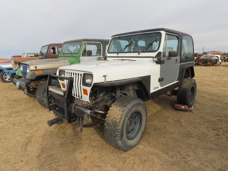 1990-jeep-wrangler-image-3