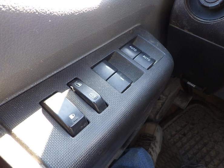 2014-ford-f350-image-33