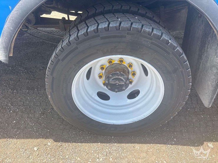 2020-ford-f550-image-18