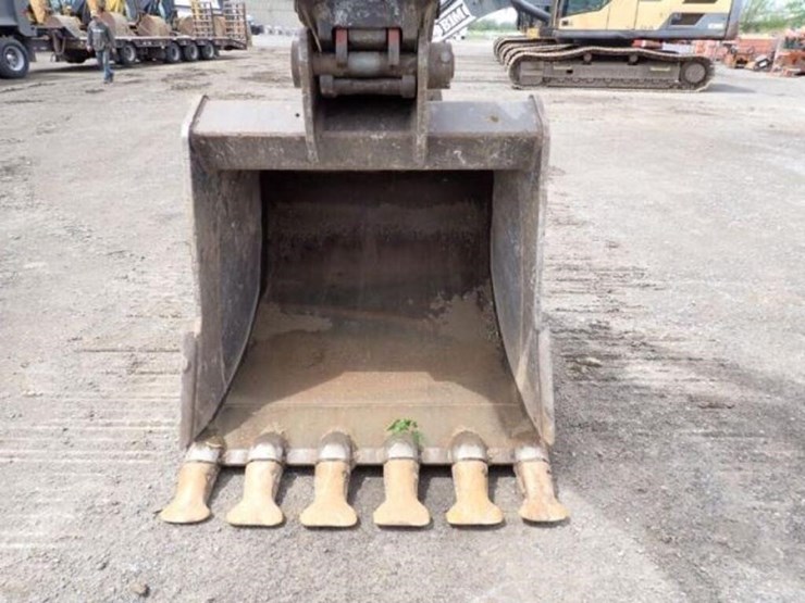2022-komatsu-pc210-lc-11-image-22
