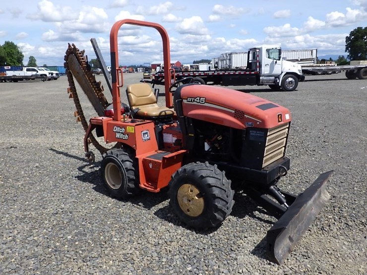 2011-ditch-witch-rt45-image-3
