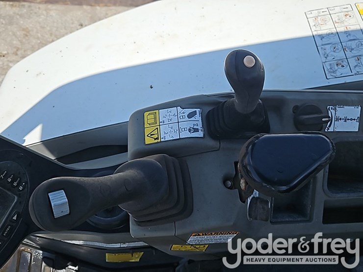 2019-bobcat-e32-image-32