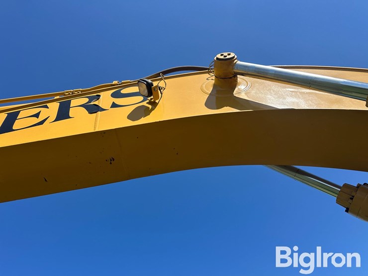 caterpillar-350l-image-11