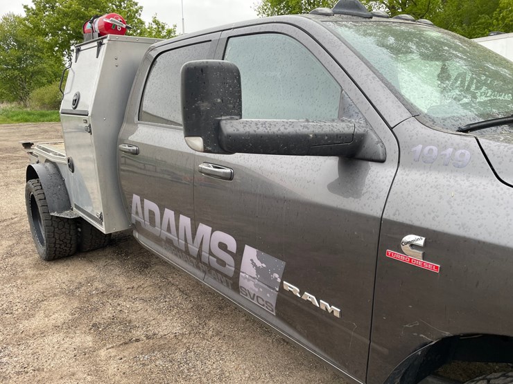 2019-dodge-ram-3500-image-26