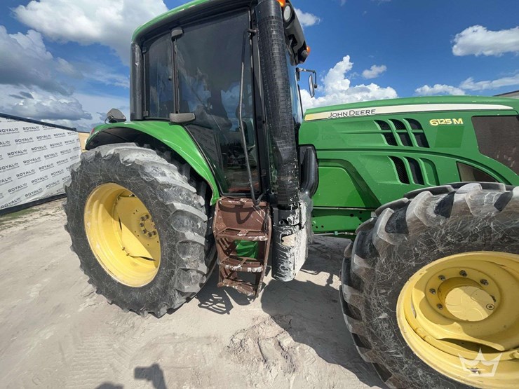 2014-john-deere-6125m-image-16