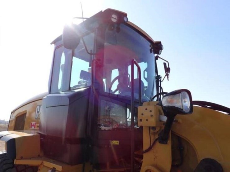 2023-caterpillar-926m-image-24