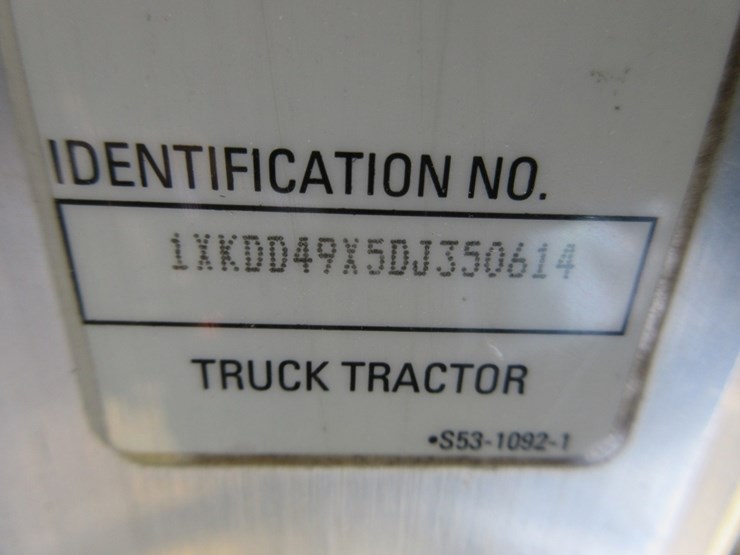 2013-kenworth-t800-image-26