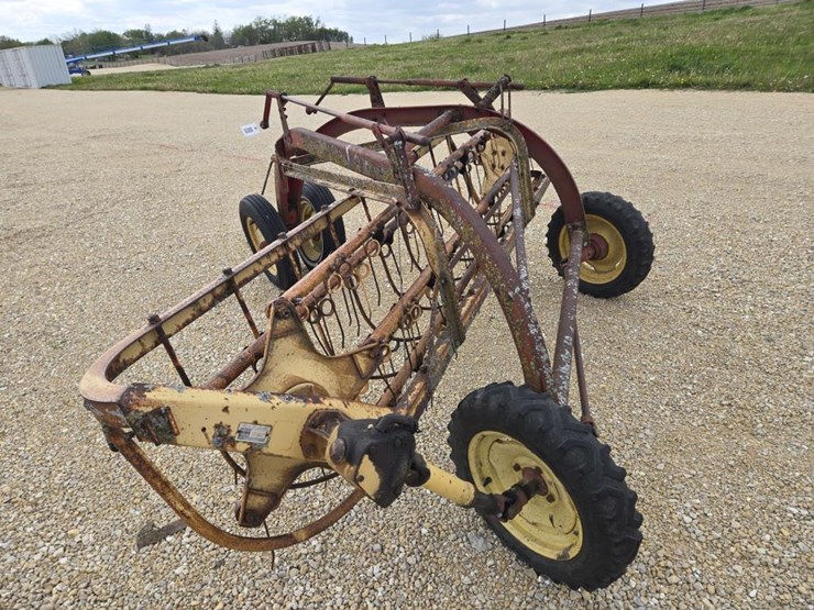 new-holland-256-image-3