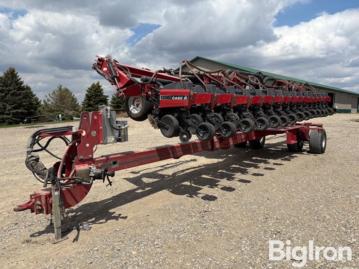 case-ih-1200-image-1