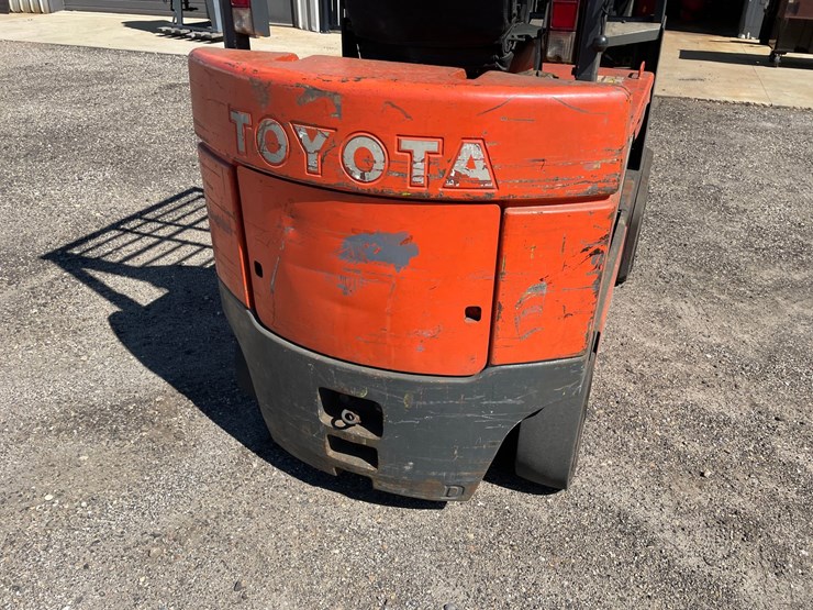#4537-•-toyota-electric-forklift-image-18