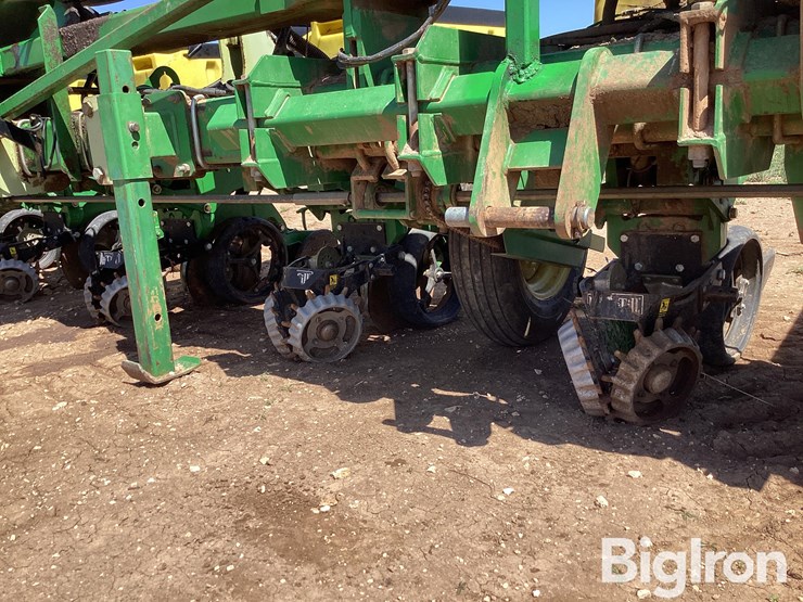 john-deere-1720-image-19