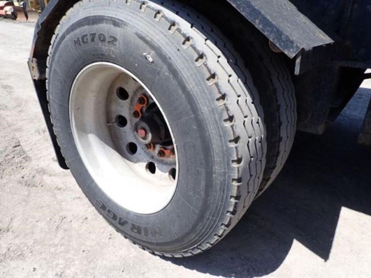 2007-axle-end-dump-image-32