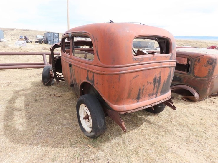 1934-ford-2dr-sedans-for-project,-rod-or-parts-image-4