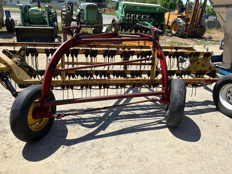 new-holland-258-image-4
