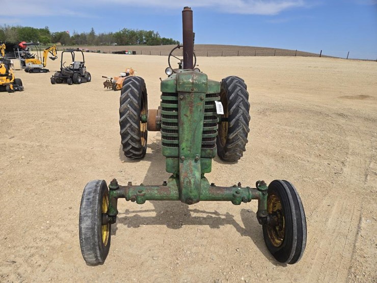 1944-john-deere-model-a-image-2