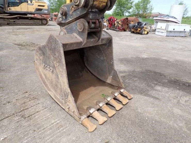 2022-komatsu-pc210-lc-11-image-21
