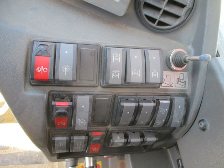 2019-manitou-mrt3255+-telescopic-reach-lift,-image-9